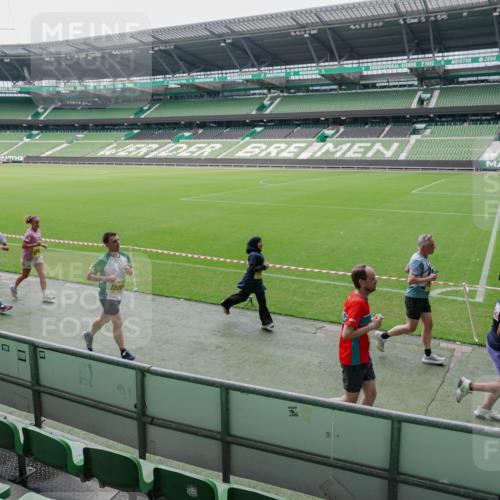 13.09.2026 - 21. swb-Marathon Bremen Michael Burmester http://msf.ph/oto/10488791 13.09.2026 10:34:51 Laufen im Stadion 10018, 10093, 10144, 10147, 10157, 10173, 10175, 10177, 10181, 10185, 10236, 10240, 10245, 10254, 10297, 10309, 10355, 10356, 10367, 10368, 10369, 10377, 10415, 10423, 10427, 10428, 10460, 10485, 10492, 10528, 10559, 10578, 10604, 10636, 10639, 10668, 10669, 10677, 10687, 10691, 10699, 10700, 10715, 10772, 10787, 10788, 10809, 10828, 10857, 10867, 10914, 10928, 11126, 11162, 11343, 11803, 10146, 10222, 10626 meine-sportfotos.de