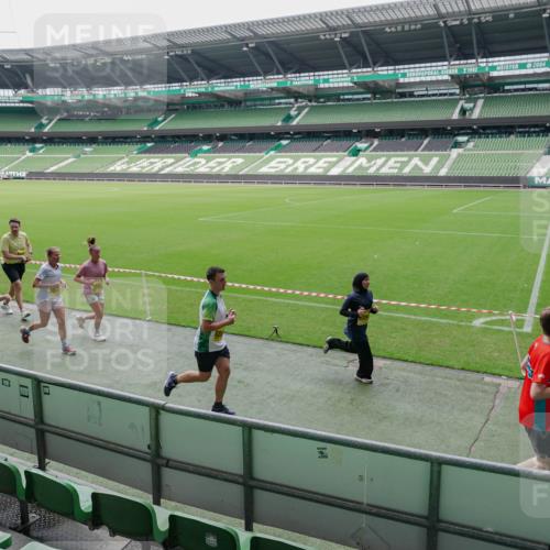 13.09.2026 - 21. swb-Marathon Bremen Michael Burmester http://msf.ph/oto/10488792 13.09.2026 10:34:52 Laufen im Stadion 10018, 10093, 10144, 10147, 10157, 10173, 10175, 10177, 10181, 10185, 10236, 10240, 10245, 10254, 10297, 10309, 10355, 10356, 10367, 10368, 10369, 10377, 10415, 10423, 10427, 10428, 10460, 10485, 10492, 10528, 10559, 10578, 10604, 10636, 10639, 10668, 10669, 10677, 10687, 10691, 10699, 10700, 10715, 10772, 10787, 10788, 10809, 10828, 10857, 10867, 10914, 10928, 11126, 11162, 11343, 11803, 10146, 10222, 10626 meine-sportfotos.de