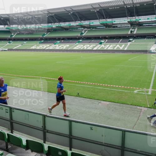 13.09.2026 - 21. swb-Marathon Bremen Michael Burmester http://msf.ph/oto/10488803 13.09.2026 10:35:09 Laufen im Stadion 10093, 10144, 10147, 10152, 10157, 10173, 10175, 10177, 10181, 10182, 10185, 10195, 10240, 10245, 10254, 10309, 10355, 10356, 10357, 10367, 10368, 10369, 10377, 10409, 10415, 10427, 10460, 10473, 10477, 10485, 10492, 10528, 10559, 10604, 10617, 10636, 10639, 10668, 10669, 10677, 10691, 10699, 10700, 10715, 10772, 10787, 10828, 10857, 10867, 10914, 10928, 11126, 11162, 11343, 11803, 10146, 10222, 10626 meine-sportfotos.de