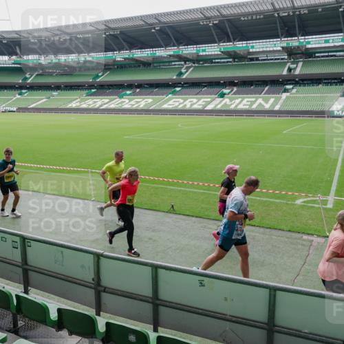 13.09.2026 - 21. swb-Marathon Bremen Michael Burmester http://msf.ph/oto/10488807 13.09.2026 10:35:11 Laufen im Stadion 10093, 10144, 10147, 10152, 10157, 10173, 10175, 10177, 10181, 10182, 10185, 10195, 10240, 10245, 10254, 10306, 10309, 10355, 10356, 10357, 10367, 10368, 10369, 10377, 10409, 10415, 10427, 10460, 10473, 10477, 10485, 10492, 10528, 10559, 10604, 10617, 10636, 10639, 10668, 10669, 10671, 10672, 10677, 10691, 10699, 10700, 10715, 10772, 10828, 10857, 10867, 10914, 10928, 11126, 11162, 11343, 11803, 10146, 10222, 10626 meine-sportfotos.de