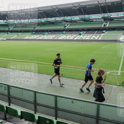13.09.2026 - 21. swb-Marathon Bremen Michael Burmester http://msf.ph/oto/10488812 13.09.2026 10:35:16 Laufen im Stadion 10093, 10144, 10147, 10152, 10157, 10173, 10175, 10177, 10181, 10182, 10185, 10195, 10240, 10245, 10254, 10263, 10306, 10309, 10355, 10356, 10357, 10367, 10368, 10369, 10377, 10409, 10415, 10427, 10460, 10473, 10477, 10481, 10485, 10492, 10528, 10559, 10604, 10617, 10636, 10639, 10668, 10669, 10671, 10672, 10677, 10699, 10700, 10715, 10828, 10857, 10867, 10914, 10928, 11126, 11162, 11343, 11803, 10146, 10222, 10626 meine-sportfotos.de