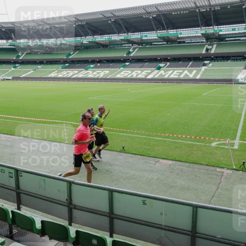 13.09.2026 - 21. swb-Marathon Bremen Michael Burmester http://msf.ph/oto/10488815 13.09.2026 10:35:20 Laufen im Stadion 10093, 10144, 10147, 10152, 10157, 10173, 10175, 10177, 10181, 10182, 10185, 10195, 10240, 10245, 10254, 10263, 10306, 10309, 10356, 10357, 10367, 10368, 10369, 10377, 10409, 10415, 10427, 10439, 10460, 10473, 10477, 10481, 10485, 10492, 10528, 10559, 10604, 10617, 10636, 10639, 10668, 10669, 10671, 10672, 10677, 10699, 10700, 10715, 10828, 10857, 10867, 10914, 10928, 11126, 11162, 11343, 11803, 10146, 10222, 10626 meine-sportfotos.de