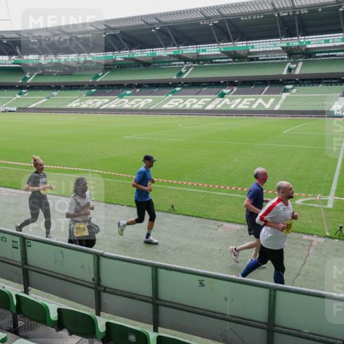 13.09.2026 - 21. swb-Marathon Bremen Michael Burmester http://msf.ph/oto/10488819 13.09.2026 10:35:25 Laufen im Stadion 10093, 10144, 10147, 10152, 10157, 10173, 10175, 10177, 10181, 10182, 10185, 10187, 10195, 10240, 10245, 10254, 10263, 10272, 10275, 10291, 10306, 10309, 10356, 10357, 10367, 10368, 10369, 10377, 10409, 10415, 10427, 10439, 10460, 10473, 10477, 10481, 10485, 10492, 10528, 10559, 10560, 10617, 10636, 10639, 10669, 10671, 10672, 10677, 10700, 10715, 10828, 10857, 10867, 10914, 10928, 11126, 11162, 11343, 11803, 10146, 10222, 10626 meine-sportfotos.de