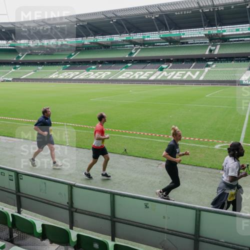 13.09.2026 - 21. swb-Marathon Bremen Michael Burmester http://msf.ph/oto/10488821 13.09.2026 10:35:27 Laufen im Stadion 10093, 10144, 10147, 10152, 10157, 10173, 10175, 10177, 10181, 10182, 10185, 10187, 10195, 10240, 10245, 10254, 10263, 10272, 10275, 10291, 10306, 10309, 10356, 10357, 10367, 10368, 10369, 10377, 10409, 10415, 10420, 10427, 10439, 10460, 10473, 10477, 10481, 10485, 10492, 10528, 10559, 10560, 10617, 10636, 10639, 10669, 10671, 10672, 10677, 10700, 10715, 10828, 10857, 10867, 10914, 10928, 11126, 11162, 11343, 11803, 10146, 10222, 10626 meine-sportfotos.de