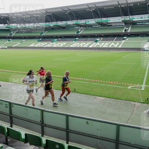 13.09.2026 - 21. swb-Marathon Bremen Michael Burmester http://msf.ph/oto/10488825 13.09.2026 10:35:33 Laufen im Stadion 10093, 10144, 10147, 10152, 10157, 10160, 10173, 10175, 10181, 10182, 10185, 10187, 10195, 10245, 10251, 10254, 10263, 10272, 10275, 10291, 10306, 10309, 10356, 10357, 10367, 10368, 10369, 10377, 10382, 10409, 10420, 10427, 10439, 10460, 10473, 10477, 10481, 10485, 10492, 10528, 10559, 10560, 10607, 10617, 10636, 10639, 10669, 10671, 10672, 10677, 10700, 10715, 10828, 10867, 10914, 10928, 11126, 11162, 11343, 11803, 10146, 10222, 10626 meine-sportfotos.de