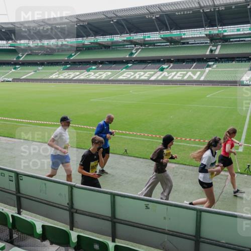 13.09.2026 - 21. swb-Marathon Bremen Michael Burmester http://msf.ph/oto/10488827 13.09.2026 10:35:35 Laufen im Stadion 10093, 10144, 10147, 10152, 10157, 10160, 10173, 10175, 10181, 10182, 10185, 10187, 10195, 10245, 10251, 10254, 10263, 10272, 10275, 10291, 10306, 10309, 10356, 10357, 10367, 10368, 10369, 10377, 10382, 10403, 10409, 10420, 10427, 10439, 10460, 10473, 10477, 10481, 10485, 10492, 10528, 10559, 10560, 10607, 10617, 10636, 10639, 10669, 10671, 10672, 10677, 10700, 10715, 10828, 10867, 10914, 10928, 11126, 11162, 11343, 11803, 10146, 10222, 10626 meine-sportfotos.de