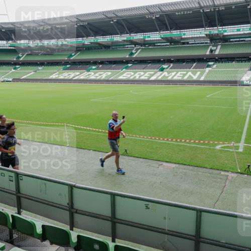13.09.2026 - 21. swb-Marathon Bremen Michael Burmester http://msf.ph/oto/10488838 13.09.2026 10:35:49 Laufen im Stadion 10093, 10144, 10147, 10152, 10157, 10160, 10173, 10175, 10181, 10182, 10185, 10187, 10195, 10245, 10251, 10263, 10272, 10275, 10278, 10291, 10306, 10309, 10338, 10356, 10357, 10367, 10368, 10369, 10377, 10382, 10403, 10409, 10411, 10420, 10427, 10429, 10439, 10473, 10477, 10481, 10485, 10492, 10528, 10531, 10559, 10560, 10569, 10607, 10617, 10636, 10639, 10669, 10671, 10672, 10677, 10715, 10928, 11162, 11343, 11803, 10146, 10222, 10626 meine-sportfotos.de