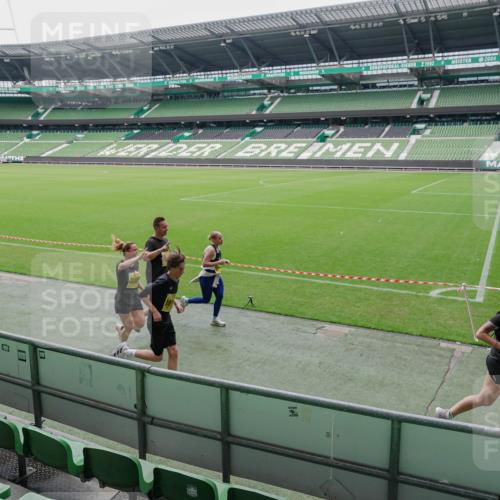 13.09.2026 - 21. swb-Marathon Bremen Michael Burmester http://msf.ph/oto/10488840 13.09.2026 10:35:51 Laufen im Stadion 10093, 10144, 10147, 10152, 10157, 10160, 10173, 10175, 10181, 10182, 10185, 10187, 10195, 10245, 10251, 10263, 10272, 10275, 10278, 10291, 10306, 10309, 10338, 10357, 10367, 10368, 10369, 10377, 10382, 10390, 10403, 10409, 10411, 10420, 10427, 10429, 10439, 10473, 10477, 10481, 10485, 10492, 10528, 10531, 10559, 10560, 10569, 10607, 10617, 10636, 10639, 10669, 10671, 10672, 10677, 10715, 10928, 11162, 11343, 11803, 10146, 10222, 10626 meine-sportfotos.de