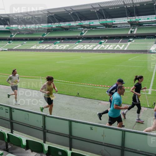 13.09.2026 - 21. swb-Marathon Bremen Michael Burmester http://msf.ph/oto/10488844 13.09.2026 10:35:56 Laufen im Stadion 10093, 10144, 10147, 10152, 10157, 10160, 10173, 10175, 10181, 10182, 10185, 10187, 10195, 10245, 10251, 10257, 10263, 10272, 10275, 10278, 10291, 10306, 10309, 10338, 10357, 10367, 10368, 10369, 10377, 10382, 10390, 10403, 10409, 10411, 10420, 10427, 10429, 10439, 10473, 10477, 10481, 10485, 10492, 10528, 10531, 10559, 10560, 10569, 10607, 10617, 10636, 10639, 10671, 10672, 10677, 10715, 10928, 11162, 11803, 10146, 10222, 10626 meine-sportfotos.de