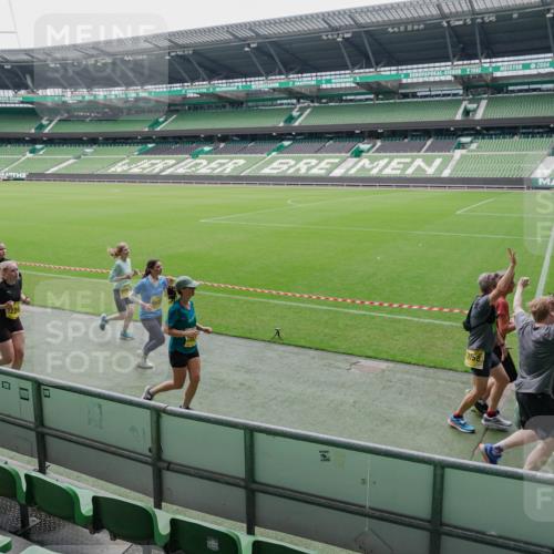 13.09.2026 - 21. swb-Marathon Bremen Michael Burmester http://msf.ph/oto/10488849 13.09.2026 10:36:00 Laufen im Stadion 10093, 10144, 10147, 10152, 10153, 10154, 10157, 10160, 10173, 10175, 10181, 10182, 10185, 10187, 10195, 10198, 10245, 10251, 10257, 10263, 10272, 10275, 10278, 10291, 10296, 10306, 10309, 10338, 10357, 10367, 10368, 10369, 10377, 10382, 10390, 10403, 10409, 10411, 10420, 10427, 10429, 10439, 10473, 10477, 10481, 10485, 10492, 10528, 10531, 10559, 10560, 10569, 10607, 10617, 10633, 10636, 10639, 10671, 10672, 10677, 10715, 10928, 11803, 10146, 10222, 10626 meine-sportfotos.de