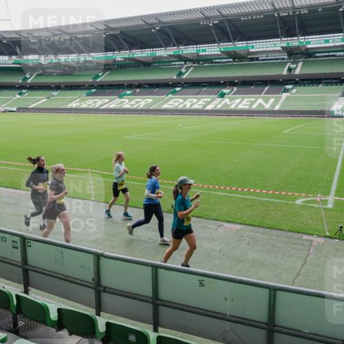 13.09.2026 - 21. swb-Marathon Bremen Michael Burmester http://msf.ph/oto/10488850 13.09.2026 10:36:01 Laufen im Stadion 10093, 10144, 10147, 10152, 10153, 10154, 10157, 10160, 10173, 10175, 10181, 10182, 10185, 10187, 10195, 10198, 10245, 10251, 10257, 10263, 10272, 10275, 10278, 10291, 10296, 10306, 10309, 10338, 10357, 10367, 10368, 10369, 10377, 10382, 10390, 10403, 10409, 10411, 10420, 10427, 10429, 10439, 10473, 10477, 10481, 10485, 10492, 10528, 10531, 10559, 10560, 10569, 10607, 10617, 10633, 10636, 10639, 10671, 10672, 10677, 10715, 10928, 10146, 10222, 10626 meine-sportfotos.de