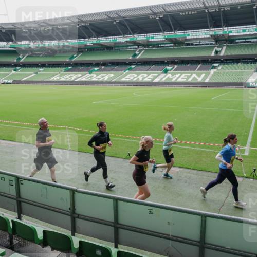 13.09.2026 - 21. swb-Marathon Bremen Michael Burmester http://msf.ph/oto/10488851 13.09.2026 10:36:02 Laufen im Stadion 10093, 10144, 10147, 10152, 10153, 10154, 10157, 10160, 10173, 10175, 10181, 10182, 10185, 10187, 10195, 10198, 10245, 10251, 10257, 10263, 10272, 10275, 10278, 10291, 10296, 10306, 10309, 10338, 10357, 10367, 10368, 10369, 10377, 10382, 10390, 10403, 10409, 10411, 10420, 10427, 10429, 10439, 10473, 10477, 10481, 10485, 10492, 10497, 10528, 10531, 10559, 10560, 10569, 10607, 10617, 10633, 10636, 10671, 10672, 10677, 10715, 10928, 10146, 10626 meine-sportfotos.de