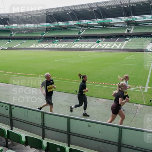 13.09.2026 - 21. swb-Marathon Bremen Michael Burmester http://msf.ph/oto/10488852 13.09.2026 10:36:02 Laufen im Stadion 10093, 10144, 10147, 10152, 10153, 10154, 10157, 10160, 10173, 10175, 10181, 10182, 10185, 10187, 10195, 10198, 10245, 10251, 10257, 10263, 10272, 10275, 10278, 10291, 10296, 10306, 10309, 10338, 10357, 10367, 10368, 10369, 10377, 10382, 10390, 10403, 10409, 10411, 10420, 10427, 10429, 10439, 10473, 10477, 10481, 10485, 10492, 10497, 10528, 10531, 10559, 10560, 10569, 10607, 10617, 10633, 10636, 10671, 10672, 10677, 10715, 10928, 10146, 10626 meine-sportfotos.de