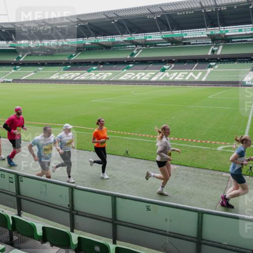 13.09.2026 - 21. swb-Marathon Bremen Michael Burmester http://msf.ph/oto/10488857 13.09.2026 10:36:06 Laufen im Stadion 10092, 10093, 10144, 10152, 10153, 10154, 10157, 10160, 10173, 10175, 10181, 10182, 10185, 10187, 10195, 10198, 10237, 10245, 10251, 10257, 10263, 10272, 10275, 10278, 10291, 10296, 10306, 10309, 10338, 10357, 10369, 10377, 10382, 10390, 10403, 10409, 10411, 10420, 10427, 10429, 10439, 10473, 10477, 10481, 10485, 10492, 10497, 10528, 10531, 10559, 10560, 10569, 10607, 10613, 10617, 10633, 10636, 10647, 10648, 10671, 10672, 10677, 10715, 10928 meine-sportfotos.de