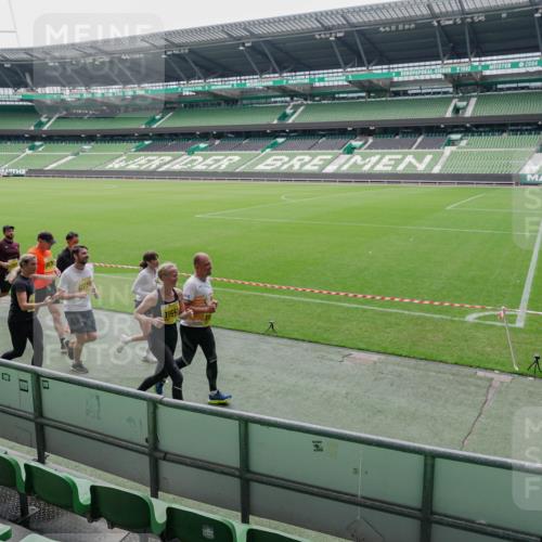 13.09.2026 - 21. swb-Marathon Bremen Michael Burmester http://msf.ph/oto/10488864 13.09.2026 10:36:12 Laufen im Stadion 10092, 10093, 10144, 10152, 10153, 10154, 10157, 10160, 10173, 10175, 10181, 10182, 10185, 10187, 10195, 10198, 10237, 10245, 10251, 10257, 10263, 10272, 10275, 10278, 10291, 10296, 10306, 10309, 10331, 10332, 10338, 10357, 10377, 10382, 10390, 10403, 10409, 10411, 10420, 10427, 10429, 10439, 10473, 10477, 10481, 10492, 10497, 10500, 10528, 10531, 10559, 10560, 10569, 10607, 10613, 10617, 10633, 10636, 10647, 10648, 10659, 10671, 10672, 10677, 10715 meine-sportfotos.de