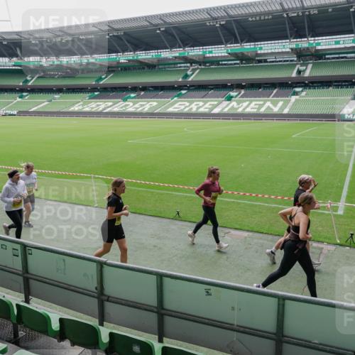13.09.2026 - 21. swb-Marathon Bremen Michael Burmester http://msf.ph/oto/10488869 13.09.2026 10:36:16 Laufen im Stadion 10092, 10093, 10144, 10152, 10153, 10154, 10157, 10160, 10173, 10175, 10181, 10182, 10185, 10186, 10187, 10195, 10198, 10237, 10245, 10251, 10257, 10263, 10272, 10275, 10278, 10291, 10296, 10306, 10309, 10327, 10331, 10332, 10338, 10357, 10377, 10382, 10390, 10403, 10409, 10411, 10420, 10427, 10429, 10439, 10473, 10477, 10481, 10492, 10497, 10500, 10528, 10531, 10560, 10569, 10607, 10613, 10617, 10633, 10636, 10647, 10648, 10659, 10671, 10672, 10677, 10715 meine-sportfotos.de