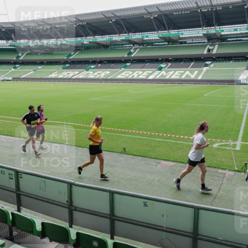 13.09.2026 - 21. swb-Marathon Bremen Michael Burmester http://msf.ph/oto/10488890 13.09.2026 10:36:35 Laufen im Stadion 10092, 10144, 10150, 10152, 10153, 10154, 10160, 10173, 10175, 10181, 10182, 10186, 10187, 10195, 10198, 10237, 10245, 10251, 10257, 10263, 10272, 10275, 10278, 10291, 10296, 10306, 10309, 10315, 10327, 10331, 10332, 10338, 10357, 10377, 10382, 10390, 10403, 10409, 10411, 10420, 10427, 10429, 10439, 10444, 10473, 10477, 10481, 10492, 10497, 10500, 10516, 10531, 10560, 10569, 10607, 10613, 10617, 10633, 10636, 10647, 10648, 10659, 10663, 10671, 10672, 10715 meine-sportfotos.de