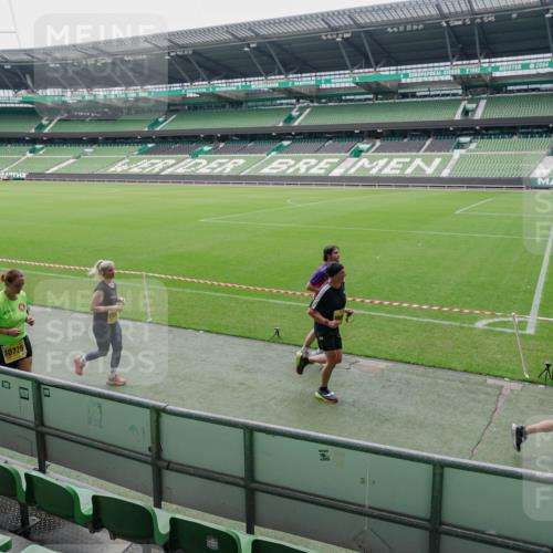 13.09.2026 - 21. swb-Marathon Bremen Michael Burmester http://msf.ph/oto/10488892 13.09.2026 10:36:36 Laufen im Stadion 10092, 10144, 10150, 10152, 10153, 10154, 10160, 10173, 10175, 10181, 10182, 10186, 10187, 10195, 10198, 10237, 10245, 10251, 10257, 10263, 10272, 10275, 10278, 10291, 10296, 10306, 10309, 10315, 10327, 10331, 10332, 10338, 10357, 10377, 10382, 10390, 10403, 10409, 10411, 10420, 10427, 10429, 10439, 10444, 10473, 10477, 10481, 10492, 10497, 10500, 10516, 10531, 10560, 10569, 10607, 10613, 10617, 10633, 10636, 10647, 10648, 10659, 10663, 10671, 10672, 10715 meine-sportfotos.de