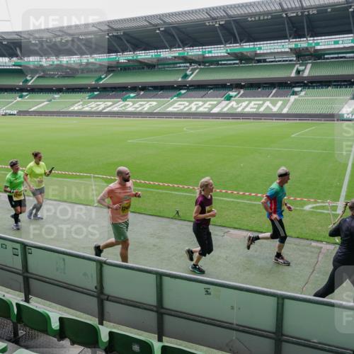 13.09.2026 - 21. swb-Marathon Bremen Michael Burmester http://msf.ph/oto/10488900 13.09.2026 10:36:44 Laufen im Stadion 10092, 10150, 10152, 10153, 10154, 10160, 10173, 10175, 10181, 10182, 10186, 10187, 10195, 10198, 10237, 10245, 10251, 10257, 10263, 10272, 10275, 10278, 10291, 10296, 10306, 10309, 10315, 10327, 10331, 10332, 10338, 10357, 10377, 10382, 10390, 10403, 10409, 10411, 10420, 10429, 10439, 10444, 10473, 10477, 10481, 10492, 10497, 10500, 10516, 10531, 10560, 10569, 10598, 10607, 10613, 10617, 10633, 10636, 10647, 10648, 10659, 10663, 10671, 10672, 10674 meine-sportfotos.de
