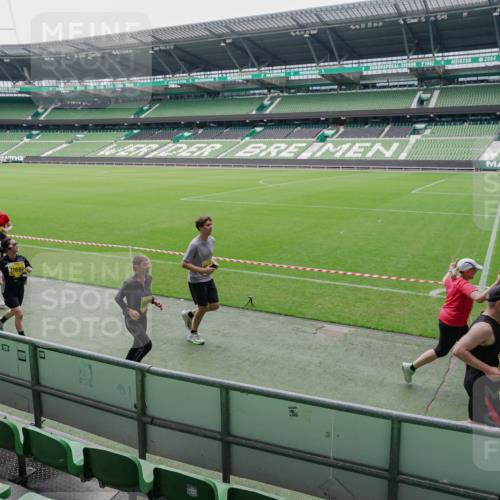13.09.2026 - 21. swb-Marathon Bremen Michael Burmester http://msf.ph/oto/10488907 13.09.2026 10:36:52 Laufen im Stadion 10092, 10150, 10152, 10153, 10154, 10160, 10181, 10182, 10186, 10187, 10195, 10198, 10237, 10251, 10257, 10263, 10272, 10273, 10274, 10275, 10278, 10291, 10296, 10306, 10309, 10315, 10323, 10327, 10331, 10332, 10338, 10357, 10382, 10390, 10403, 10409, 10411, 10420, 10429, 10439, 10444, 10473, 10477, 10481, 10497, 10500, 10516, 10531, 10560, 10569, 10598, 10607, 10613, 10617, 10633, 10636, 10647, 10648, 10659, 10663, 10671, 10672, 10674 meine-sportfotos.de