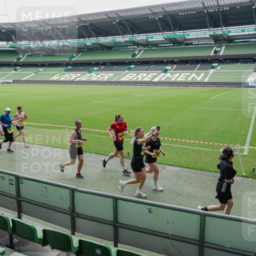 13.09.2026 - 21. swb-Marathon Bremen Michael Burmester http://msf.ph/oto/10488910 13.09.2026 10:36:55 Laufen im Stadion 10090, 10091, 10092, 10150, 10152, 10153, 10154, 10160, 10181, 10182, 10186, 10187, 10195, 10198, 10237, 10251, 10257, 10263, 10272, 10273, 10274, 10275, 10278, 10283, 10291, 10296, 10306, 10309, 10315, 10323, 10327, 10331, 10332, 10338, 10357, 10382, 10390, 10403, 10409, 10411, 10420, 10429, 10439, 10444, 10473, 10477, 10481, 10497, 10500, 10516, 10531, 10560, 10569, 10598, 10607, 10613, 10617, 10633, 10636, 10647, 10648, 10659, 10663, 10671, 10672, 10674 meine-sportfotos.de