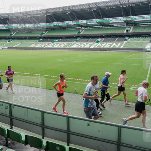 13.09.2026 - 21. swb-Marathon Bremen Michael Burmester http://msf.ph/oto/10488912 13.09.2026 10:36:57 Laufen im Stadion 10090, 10091, 10092, 10150, 10152, 10153, 10154, 10160, 10181, 10182, 10186, 10187, 10195, 10198, 10237, 10251, 10257, 10263, 10272, 10273, 10274, 10275, 10278, 10283, 10291, 10296, 10306, 10315, 10323, 10327, 10331, 10332, 10338, 10357, 10382, 10390, 10403, 10409, 10411, 10420, 10429, 10439, 10444, 10473, 10477, 10481, 10497, 10500, 10516, 10531, 10560, 10569, 10598, 10607, 10613, 10617, 10633, 10636, 10647, 10648, 10659, 10663, 10671, 10672, 10674 meine-sportfotos.de