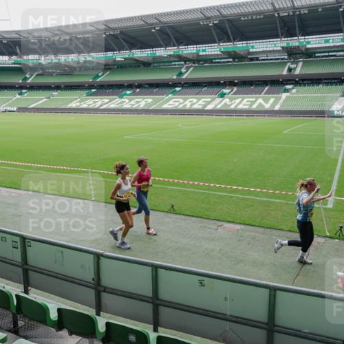 13.09.2026 - 21. swb-Marathon Bremen Michael Burmester http://msf.ph/oto/10488937 13.09.2026 10:37:34 Laufen im Stadion 10090, 10091, 10092, 10150, 10153, 10154, 10160, 10186, 10187, 10190, 10198, 10205, 10237, 10251, 10257, 10272, 10273, 10274, 10275, 10278, 10283, 10291, 10296, 10305, 10315, 10323, 10327, 10331, 10332, 10338, 10370, 10375, 10376, 10382, 10390, 10403, 10411, 10420, 10429, 10432, 10444, 10465, 10488, 10497, 10500, 10516, 10531, 10560, 10569, 10598, 10607, 10613, 10633, 10647, 10648, 10654, 10659, 10663, 10674, 10695, 10802, 10823 meine-sportfotos.de