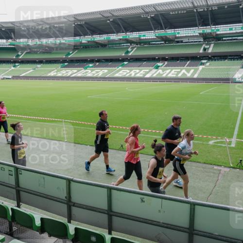 13.09.2026 - 21. swb-Marathon Bremen Michael Burmester http://msf.ph/oto/10488955 13.09.2026 10:37:52 Laufen im Stadion 10090, 10091, 10092, 10150, 10153, 10154, 10168, 10186, 10188, 10190, 10198, 10205, 10237, 10257, 10259, 10260, 10273, 10274, 10283, 10296, 10305, 10315, 10323, 10327, 10331, 10332, 10370, 10375, 10376, 10390, 10411, 10429, 10432, 10444, 10465, 10488, 10497, 10500, 10516, 10526, 10531, 10598, 10613, 10633, 10645, 10647, 10648, 10654, 10659, 10661, 10663, 10674, 10681, 10682, 10695, 10697, 10802, 10823 meine-sportfotos.de