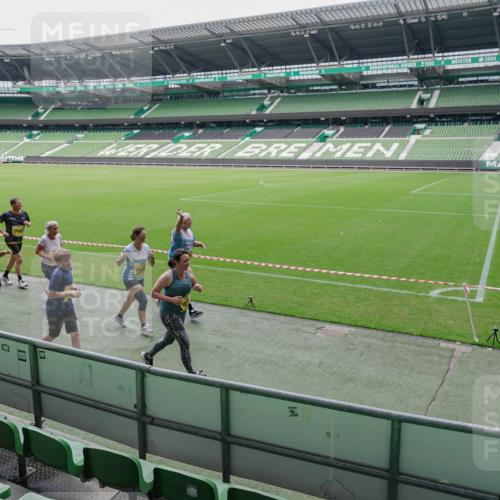 13.09.2026 - 21. swb-Marathon Bremen Michael Burmester http://msf.ph/oto/10488958 13.09.2026 10:37:56 Laufen im Stadion 10090, 10091, 10092, 10150, 10153, 10154, 10168, 10186, 10188, 10190, 10198, 10205, 10237, 10257, 10259, 10260, 10273, 10274, 10283, 10296, 10305, 10315, 10323, 10327, 10331, 10332, 10370, 10375, 10376, 10390, 10429, 10432, 10444, 10465, 10488, 10497, 10500, 10516, 10526, 10598, 10613, 10633, 10645, 10647, 10648, 10654, 10659, 10661, 10663, 10674, 10681, 10682, 10695, 10697, 10802, 10823 meine-sportfotos.de