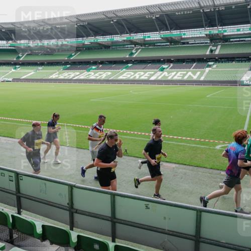 13.09.2026 - 21. swb-Marathon Bremen Michael Burmester http://msf.ph/oto/10488969 13.09.2026 10:38:04 Laufen im Stadion 10090, 10091, 10092, 10150, 10153, 10154, 10168, 10186, 10188, 10190, 10198, 10205, 10237, 10257, 10259, 10260, 10273, 10274, 10283, 10296, 10305, 10315, 10323, 10327, 10331, 10332, 10370, 10375, 10376, 10432, 10444, 10465, 10488, 10497, 10500, 10516, 10526, 10598, 10613, 10633, 10645, 10647, 10648, 10654, 10659, 10661, 10663, 10674, 10681, 10682, 10695, 10697, 10802, 10823 meine-sportfotos.de