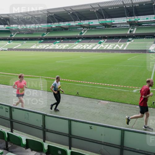13.09.2026 - 21. swb-Marathon Bremen Michael Burmester http://msf.ph/oto/10488973 13.09.2026 10:38:08 Laufen im Stadion 10090, 10091, 10092, 10150, 10153, 10154, 10168, 10186, 10188, 10190, 10198, 10205, 10237, 10259, 10260, 10273, 10274, 10283, 10296, 10305, 10315, 10323, 10327, 10331, 10332, 10370, 10375, 10376, 10432, 10444, 10465, 10488, 10497, 10500, 10516, 10526, 10598, 10613, 10630, 10633, 10645, 10647, 10648, 10654, 10659, 10661, 10663, 10674, 10681, 10682, 10695, 10697, 10802, 10823 meine-sportfotos.de