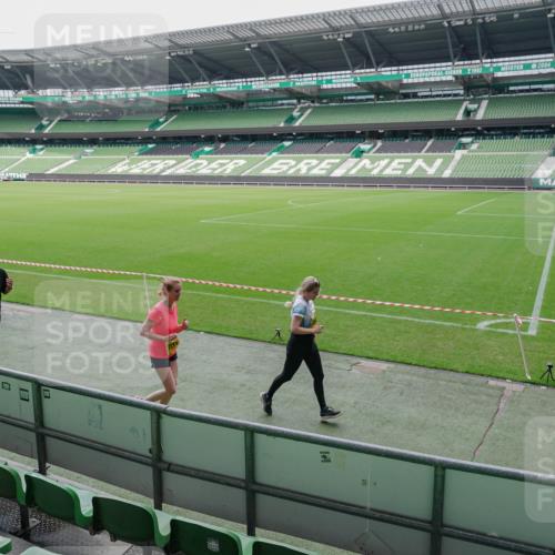 13.09.2026 - 21. swb-Marathon Bremen Michael Burmester http://msf.ph/oto/10488974 13.09.2026 10:38:09 Laufen im Stadion 10090, 10091, 10092, 10150, 10153, 10154, 10168, 10186, 10188, 10190, 10198, 10205, 10237, 10259, 10260, 10273, 10274, 10283, 10296, 10305, 10315, 10323, 10327, 10331, 10332, 10370, 10375, 10376, 10432, 10444, 10465, 10488, 10497, 10500, 10516, 10526, 10595, 10598, 10613, 10630, 10633, 10645, 10647, 10648, 10654, 10659, 10661, 10663, 10674, 10681, 10682, 10695, 10697, 10802, 10823 meine-sportfotos.de