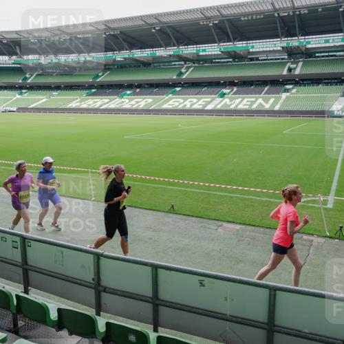 13.09.2026 - 21. swb-Marathon Bremen Michael Burmester http://msf.ph/oto/10488975 13.09.2026 10:38:10 Laufen im Stadion 10090, 10091, 10092, 10150, 10153, 10154, 10168, 10186, 10188, 10190, 10198, 10205, 10237, 10259, 10260, 10273, 10274, 10283, 10296, 10305, 10315, 10323, 10327, 10331, 10332, 10370, 10375, 10376, 10432, 10444, 10465, 10488, 10497, 10500, 10516, 10526, 10595, 10598, 10613, 10630, 10633, 10645, 10647, 10648, 10654, 10659, 10661, 10663, 10674, 10681, 10682, 10695, 10697, 10802, 10823 meine-sportfotos.de