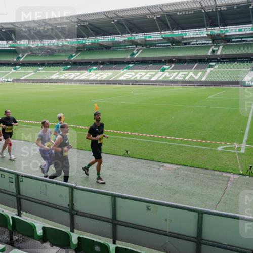 13.09.2026 - 21. swb-Marathon Bremen Michael Burmester http://msf.ph/oto/10488981 13.09.2026 10:38:21 Laufen im Stadion 10090, 10091, 10150, 10168, 10186, 10188, 10190, 10204, 10205, 10238, 10259, 10260, 10273, 10274, 10283, 10305, 10315, 10323, 10327, 10331, 10332, 10360, 10363, 10364, 10370, 10375, 10376, 10404, 10432, 10444, 10457, 10465, 10469, 10488, 10516, 10526, 10595, 10598, 10630, 10645, 10654, 10659, 10661, 10663, 10674, 10681, 10682, 10686, 10695, 10697, 10802, 10823 meine-sportfotos.de