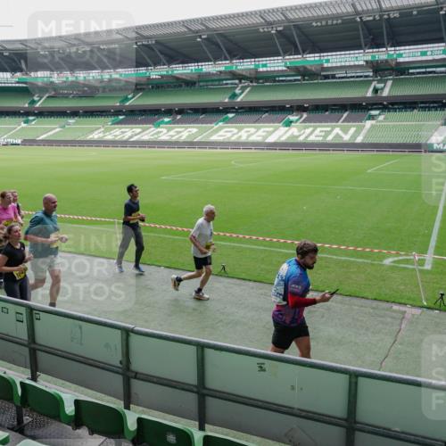 13.09.2026 - 21. swb-Marathon Bremen Michael Burmester http://msf.ph/oto/10488986 13.09.2026 10:38:25 Laufen im Stadion 10090, 10091, 10139, 10150, 10168, 10186, 10188, 10190, 10204, 10205, 10238, 10259, 10260, 10273, 10274, 10283, 10305, 10315, 10323, 10327, 10360, 10363, 10364, 10370, 10375, 10376, 10378, 10404, 10432, 10444, 10457, 10465, 10469, 10488, 10505, 10516, 10526, 10595, 10598, 10630, 10645, 10654, 10661, 10663, 10664, 10674, 10681, 10682, 10686, 10695, 10697, 10802, 10823 meine-sportfotos.de