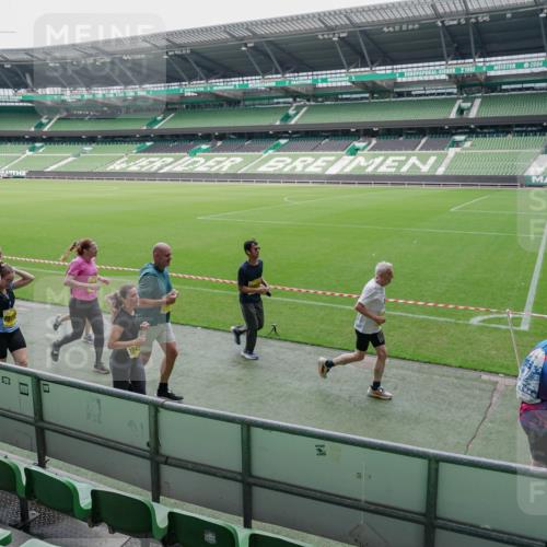 13.09.2026 - 21. swb-Marathon Bremen Michael Burmester http://msf.ph/oto/10488987 13.09.2026 10:38:25 Laufen im Stadion 10090, 10091, 10139, 10150, 10168, 10186, 10188, 10190, 10204, 10205, 10238, 10259, 10260, 10273, 10274, 10283, 10305, 10315, 10323, 10327, 10360, 10363, 10364, 10370, 10375, 10376, 10378, 10404, 10432, 10444, 10457, 10465, 10469, 10488, 10505, 10516, 10526, 10595, 10598, 10630, 10645, 10654, 10661, 10663, 10664, 10674, 10681, 10682, 10686, 10695, 10697, 10802, 10823 meine-sportfotos.de
