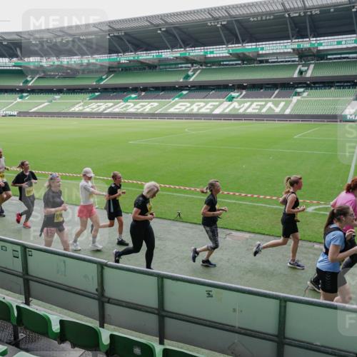 13.09.2026 - 21. swb-Marathon Bremen Michael Burmester http://msf.ph/oto/10488991 13.09.2026 10:38:28 Laufen im Stadion 10090, 10091, 10135, 10139, 10150, 10168, 10188, 10190, 10204, 10205, 10238, 10259, 10260, 10273, 10274, 10283, 10305, 10315, 10323, 10327, 10360, 10363, 10364, 10370, 10375, 10376, 10378, 10404, 10432, 10444, 10457, 10465, 10469, 10488, 10505, 10510, 10511, 10516, 10526, 10595, 10598, 10609, 10630, 10645, 10654, 10661, 10662, 10663, 10664, 10674, 10681, 10682, 10686, 10695, 10697, 10802, 10823 meine-sportfotos.de
