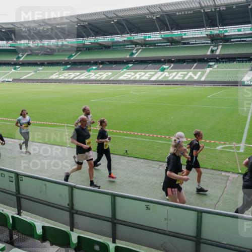 13.09.2026 - 21. swb-Marathon Bremen Michael Burmester http://msf.ph/oto/10488993 13.09.2026 10:38:29 Laufen im Stadion 10090, 10091, 10135, 10139, 10150, 10168, 10188, 10190, 10204, 10205, 10238, 10259, 10260, 10273, 10274, 10283, 10305, 10315, 10323, 10360, 10363, 10364, 10370, 10375, 10376, 10378, 10404, 10432, 10444, 10457, 10465, 10469, 10488, 10505, 10510, 10511, 10516, 10526, 10595, 10598, 10609, 10630, 10645, 10654, 10661, 10662, 10663, 10664, 10674, 10681, 10682, 10686, 10695, 10697, 10802, 10823 meine-sportfotos.de