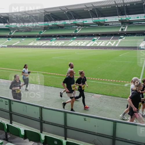 13.09.2026 - 21. swb-Marathon Bremen Michael Burmester http://msf.ph/oto/10488994 13.09.2026 10:38:29 Laufen im Stadion 10090, 10091, 10135, 10139, 10150, 10168, 10188, 10190, 10204, 10205, 10238, 10259, 10260, 10273, 10274, 10283, 10305, 10315, 10323, 10360, 10363, 10364, 10370, 10375, 10376, 10378, 10404, 10432, 10444, 10457, 10465, 10469, 10488, 10505, 10510, 10511, 10516, 10526, 10595, 10598, 10609, 10630, 10645, 10654, 10661, 10662, 10663, 10664, 10674, 10681, 10682, 10686, 10695, 10697, 10802, 10823 meine-sportfotos.de