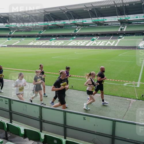 13.09.2026 - 21. swb-Marathon Bremen Michael Burmester http://msf.ph/oto/10489001 13.09.2026 10:38:39 Laufen im Stadion 10090, 10091, 10135, 10138, 10139, 10150, 10168, 10188, 10190, 10204, 10205, 10217, 10229, 10238, 10259, 10260, 10273, 10274, 10283, 10305, 10314, 10315, 10323, 10360, 10363, 10364, 10370, 10375, 10376, 10378, 10404, 10432, 10444, 10457, 10465, 10469, 10488, 10505, 10510, 10511, 10516, 10526, 10595, 10598, 10609, 10619, 10630, 10645, 10654, 10661, 10662, 10664, 10674, 10681, 10682, 10686, 10695, 10697, 10802, 10823 meine-sportfotos.de