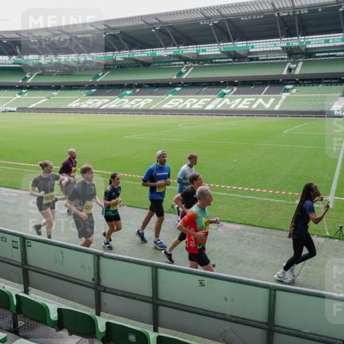 13.09.2026 - 21. swb-Marathon Bremen Michael Burmester http://msf.ph/oto/10489006 13.09.2026 10:38:42 Laufen im Stadion 10090, 10091, 10135, 10138, 10139, 10150, 10168, 10188, 10190, 10204, 10205, 10217, 10229, 10238, 10259, 10260, 10273, 10274, 10283, 10305, 10314, 10315, 10323, 10360, 10363, 10364, 10370, 10375, 10376, 10378, 10404, 10432, 10457, 10465, 10469, 10488, 10505, 10510, 10511, 10526, 10595, 10598, 10609, 10619, 10630, 10645, 10654, 10661, 10662, 10664, 10674, 10681, 10682, 10686, 10695, 10697, 10802, 10823 meine-sportfotos.de