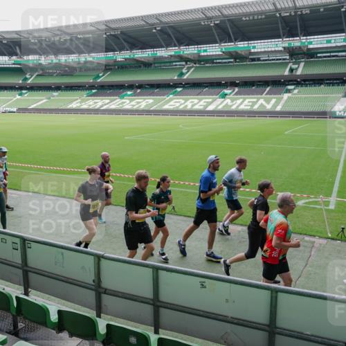 13.09.2026 - 21. swb-Marathon Bremen Michael Burmester http://msf.ph/oto/10489007 13.09.2026 10:38:42 Laufen im Stadion 10090, 10091, 10135, 10138, 10139, 10150, 10168, 10188, 10190, 10204, 10205, 10217, 10229, 10238, 10259, 10260, 10273, 10274, 10283, 10305, 10314, 10315, 10323, 10360, 10363, 10364, 10370, 10375, 10376, 10378, 10404, 10432, 10457, 10465, 10469, 10488, 10505, 10510, 10511, 10526, 10595, 10598, 10609, 10619, 10630, 10645, 10654, 10661, 10662, 10664, 10674, 10681, 10682, 10686, 10695, 10697, 10802, 10823 meine-sportfotos.de