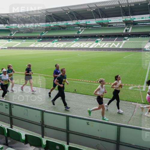 13.09.2026 - 21. swb-Marathon Bremen Michael Burmester http://msf.ph/oto/10489019 13.09.2026 10:38:57 Laufen im Stadion 10090, 10091, 10135, 10138, 10139, 10168, 10188, 10190, 10204, 10205, 10217, 10229, 10238, 10259, 10260, 10273, 10274, 10279, 10280, 10283, 10305, 10314, 10323, 10360, 10363, 10364, 10370, 10375, 10376, 10378, 10404, 10432, 10457, 10465, 10469, 10488, 10493, 10501, 10505, 10510, 10511, 10526, 10556, 10576, 10595, 10609, 10616, 10619, 10630, 10645, 10654, 10660, 10661, 10662, 10664, 10681, 10682, 10686, 10695, 10697, 10712, 10743, 10802, 10823 meine-sportfotos.de