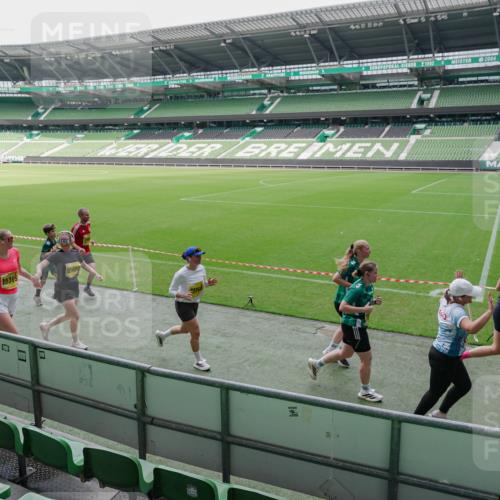 13.09.2026 - 21. swb-Marathon Bremen Michael Burmester http://msf.ph/oto/10489021 13.09.2026 10:38:59 Laufen im Stadion 10090, 10091, 10135, 10138, 10139, 10168, 10188, 10190, 10204, 10205, 10217, 10229, 10238, 10259, 10260, 10273, 10274, 10279, 10280, 10283, 10305, 10314, 10323, 10360, 10363, 10364, 10370, 10375, 10376, 10378, 10404, 10432, 10457, 10465, 10469, 10488, 10493, 10501, 10505, 10510, 10511, 10526, 10556, 10576, 10595, 10609, 10616, 10619, 10630, 10645, 10654, 10660, 10661, 10662, 10664, 10681, 10682, 10686, 10695, 10697, 10712, 10743, 10802, 10823 meine-sportfotos.de