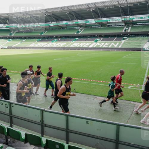 13.09.2026 - 21. swb-Marathon Bremen Michael Burmester http://msf.ph/oto/10489024 13.09.2026 10:39:02 Laufen im Stadion 10090, 10091, 10135, 10138, 10139, 10168, 10188, 10190, 10204, 10205, 10217, 10229, 10238, 10259, 10260, 10279, 10280, 10283, 10305, 10314, 10323, 10360, 10363, 10364, 10370, 10375, 10376, 10378, 10404, 10432, 10457, 10465, 10469, 10484, 10488, 10493, 10501, 10505, 10510, 10511, 10526, 10556, 10576, 10580, 10595, 10609, 10616, 10619, 10630, 10645, 10654, 10660, 10661, 10662, 10664, 10681, 10682, 10686, 10695, 10697, 10712, 10743, 10802, 10823 meine-sportfotos.de