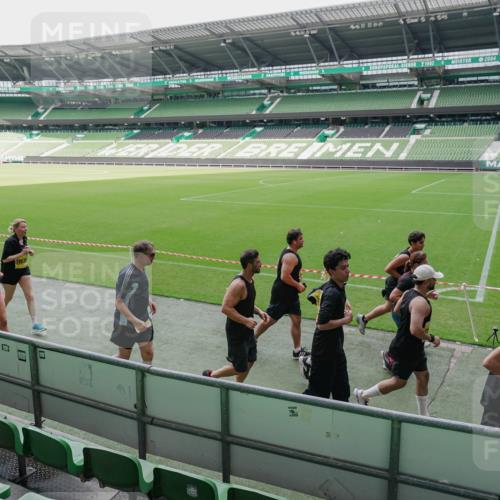 13.09.2026 - 21. swb-Marathon Bremen Michael Burmester http://msf.ph/oto/10489027 13.09.2026 10:39:03 Laufen im Stadion 10090, 10091, 10135, 10138, 10139, 10168, 10188, 10190, 10204, 10205, 10217, 10229, 10238, 10259, 10260, 10279, 10280, 10283, 10305, 10314, 10323, 10360, 10363, 10364, 10370, 10375, 10376, 10378, 10404, 10432, 10457, 10465, 10469, 10484, 10488, 10493, 10501, 10505, 10510, 10511, 10526, 10556, 10576, 10580, 10595, 10609, 10616, 10619, 10630, 10645, 10654, 10660, 10661, 10662, 10664, 10681, 10682, 10686, 10695, 10697, 10712, 10743, 10802, 10823 meine-sportfotos.de