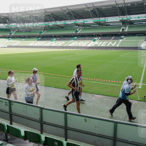 13.09.2026 - 21. swb-Marathon Bremen Michael Burmester http://msf.ph/oto/10489031 13.09.2026 10:39:06 Laufen im Stadion 10090, 10091, 10135, 10138, 10139, 10168, 10188, 10190, 10204, 10205, 10217, 10229, 10234, 10238, 10259, 10260, 10279, 10280, 10283, 10305, 10314, 10360, 10363, 10364, 10370, 10375, 10376, 10378, 10404, 10432, 10457, 10465, 10469, 10484, 10488, 10493, 10501, 10505, 10510, 10511, 10526, 10556, 10576, 10580, 10595, 10609, 10616, 10619, 10630, 10645, 10654, 10660, 10661, 10662, 10664, 10681, 10682, 10686, 10695, 10697, 10712, 10737, 10743, 10802, 10823 meine-sportfotos.de