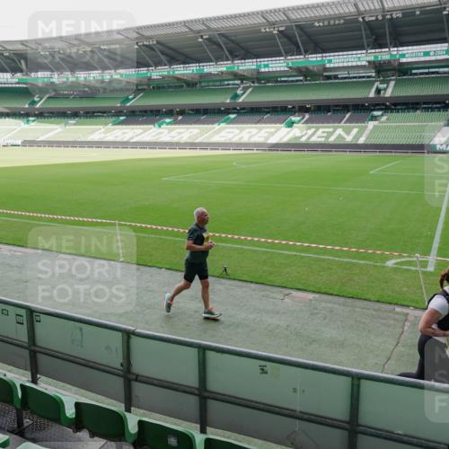 13.09.2026 - 21. swb-Marathon Bremen Michael Burmester http://msf.ph/oto/10489038 13.09.2026 10:39:16 Laufen im Stadion 10135, 10138, 10139, 10168, 10188, 10190, 10204, 10205, 10217, 10229, 10234, 10238, 10259, 10260, 10279, 10280, 10305, 10314, 10360, 10363, 10364, 10370, 10375, 10376, 10378, 10386, 10404, 10432, 10457, 10465, 10469, 10484, 10493, 10501, 10505, 10510, 10511, 10526, 10556, 10576, 10580, 10595, 10599, 10609, 10616, 10619, 10630, 10645, 10653, 10654, 10660, 10661, 10662, 10664, 10681, 10682, 10686, 10695, 10697, 10712, 10737, 10743, 10802, 10823 meine-sportfotos.de