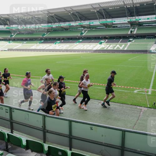 13.09.2026 - 21. swb-Marathon Bremen Michael Burmester http://msf.ph/oto/10489059 13.09.2026 10:39:41 Laufen im Stadion 10135, 10138, 10139, 10156, 10168, 10169, 10188, 10204, 10213, 10217, 10229, 10234, 10238, 10259, 10260, 10279, 10280, 10299, 10314, 10321, 10360, 10363, 10364, 10378, 10386, 10404, 10406, 10417, 10435, 10457, 10469, 10484, 10493, 10501, 10505, 10510, 10511, 10526, 10556, 10570, 10576, 10580, 10595, 10599, 10609, 10616, 10619, 10630, 10645, 10653, 10660, 10661, 10662, 10664, 10681, 10682, 10686, 10695, 10696, 10697, 10712, 10737, 10743, 10751, 10802 meine-sportfotos.de