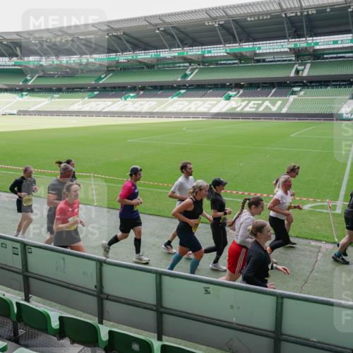 13.09.2026 - 21. swb-Marathon Bremen Michael Burmester http://msf.ph/oto/10489060 13.09.2026 10:39:42 Laufen im Stadion 10135, 10138, 10139, 10156, 10168, 10169, 10188, 10204, 10213, 10217, 10229, 10234, 10238, 10259, 10260, 10279, 10280, 10299, 10314, 10321, 10360, 10363, 10364, 10378, 10386, 10404, 10406, 10417, 10435, 10457, 10469, 10484, 10493, 10501, 10505, 10510, 10511, 10526, 10556, 10570, 10576, 10580, 10582, 10595, 10599, 10609, 10616, 10619, 10630, 10645, 10653, 10660, 10661, 10662, 10664, 10681, 10682, 10686, 10695, 10696, 10697, 10712, 10737, 10743, 10751, 10802 meine-sportfotos.de
